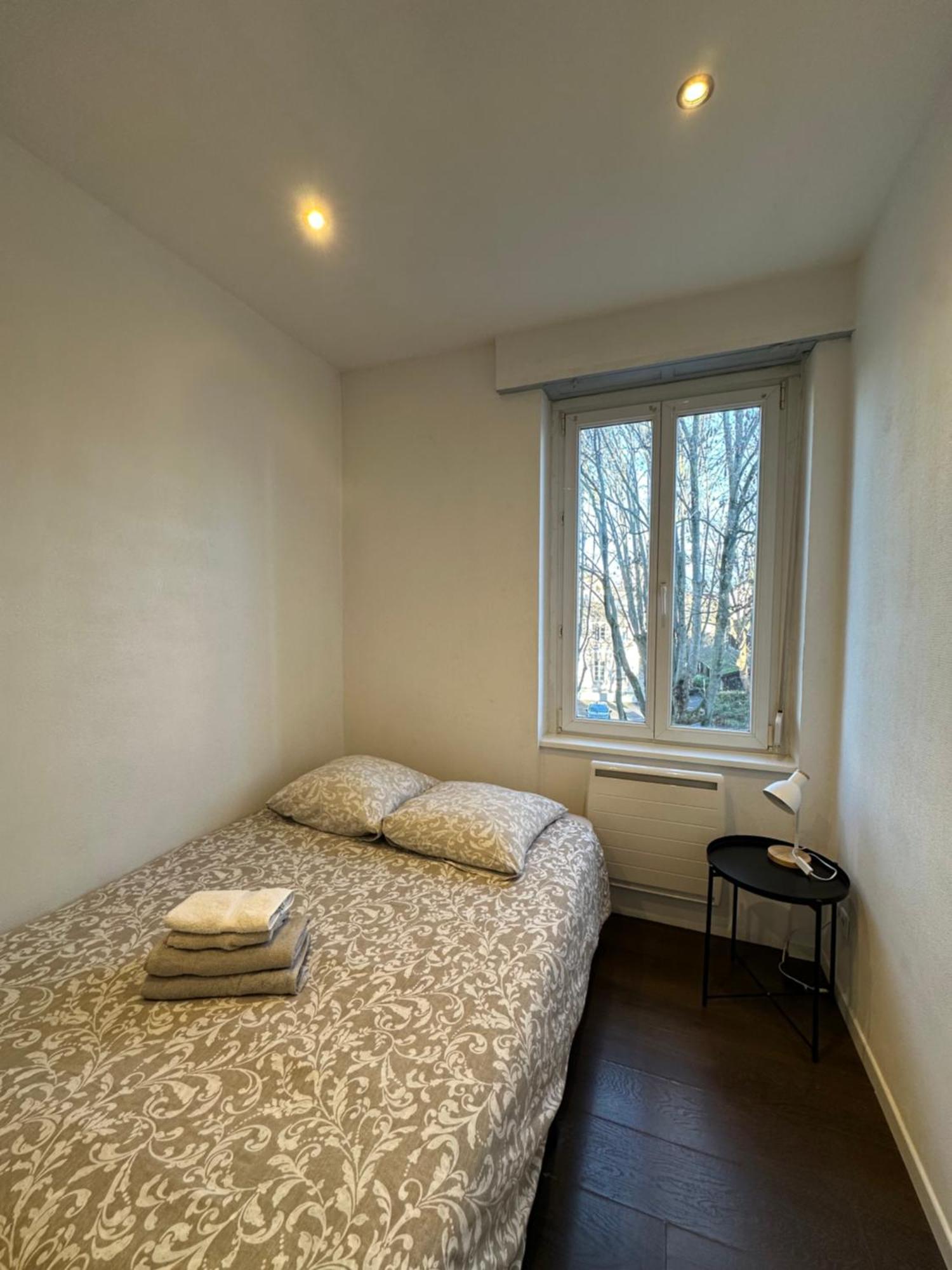 # Le 11 # Joli F2 Renove, Centre Appartement