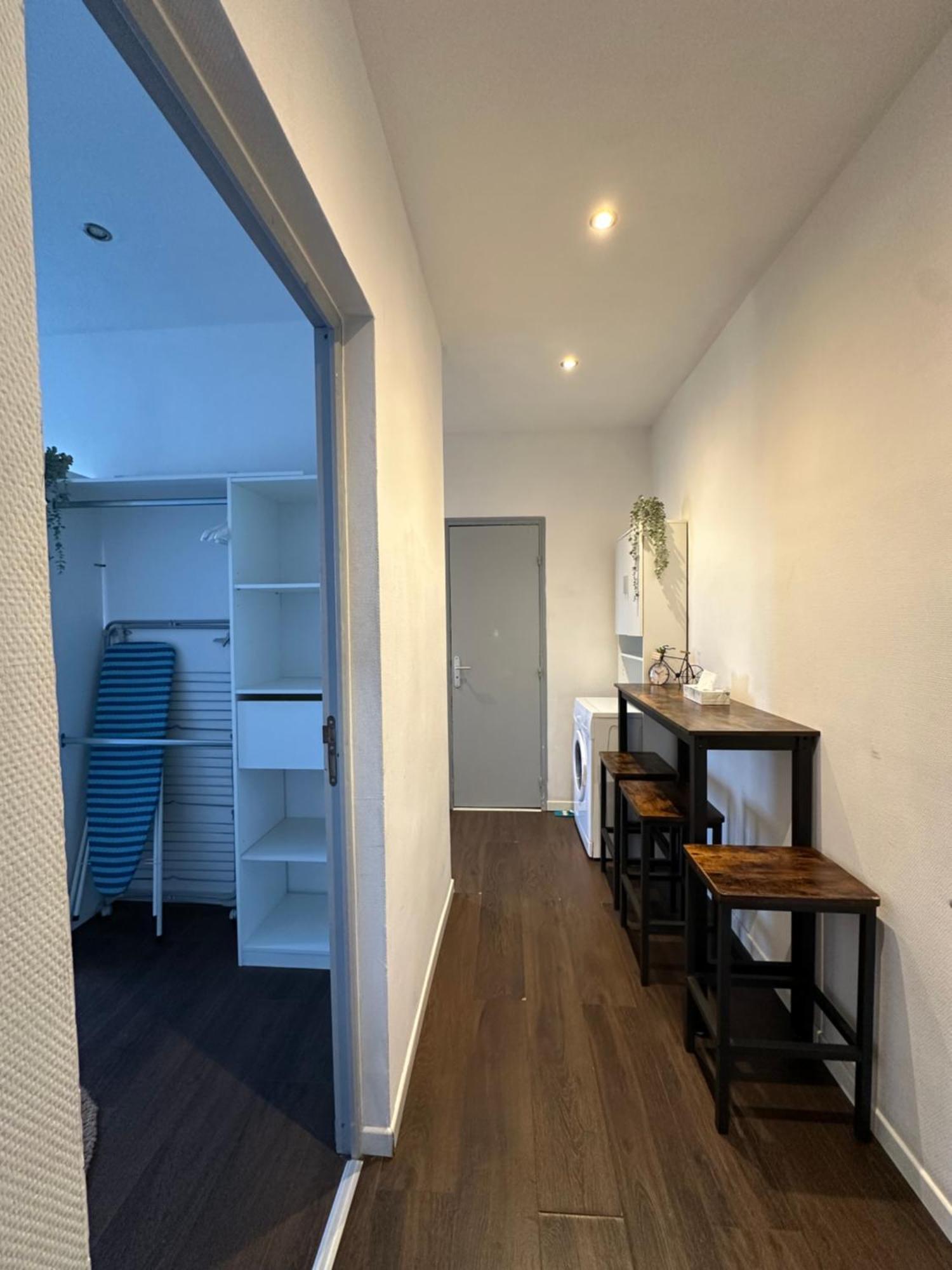 Appartement # Le 11 # Joli F2 Renove, Centre