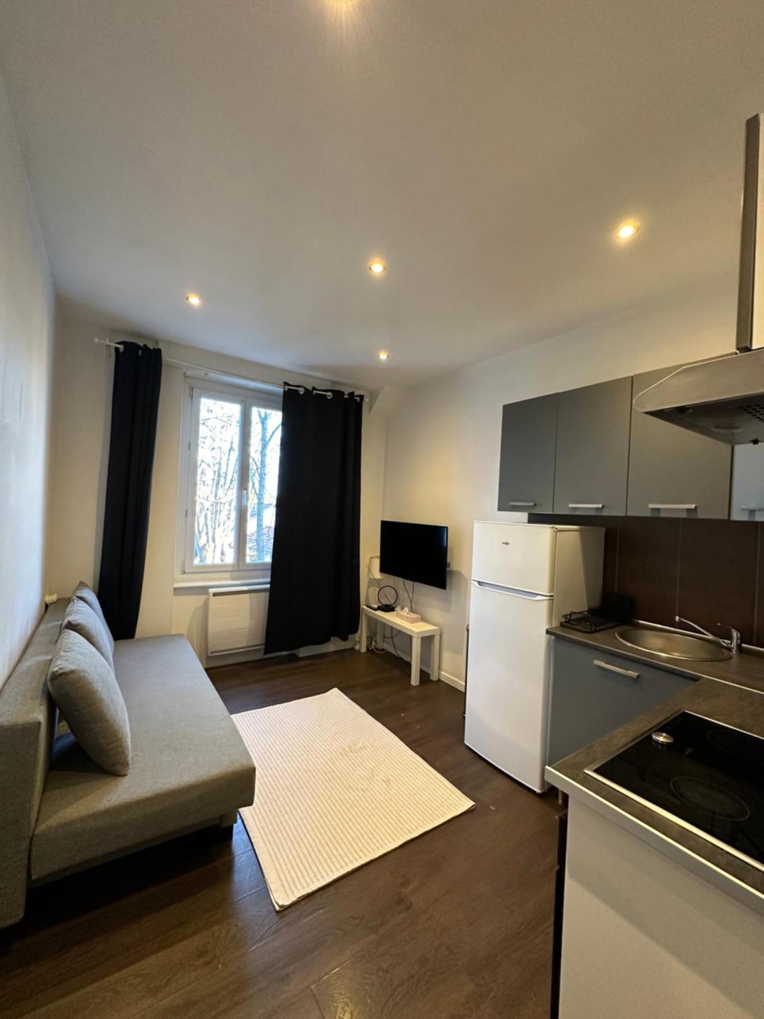 # Le 11 # Joli F2 Renove, Centre Apartamento