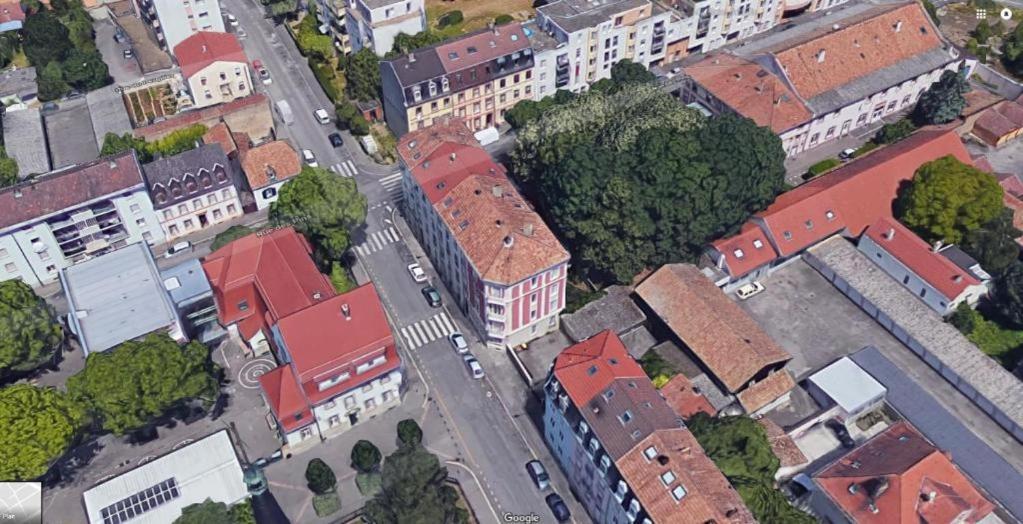 # Le 11 # Joli F2 Renove, Centre Appartement *